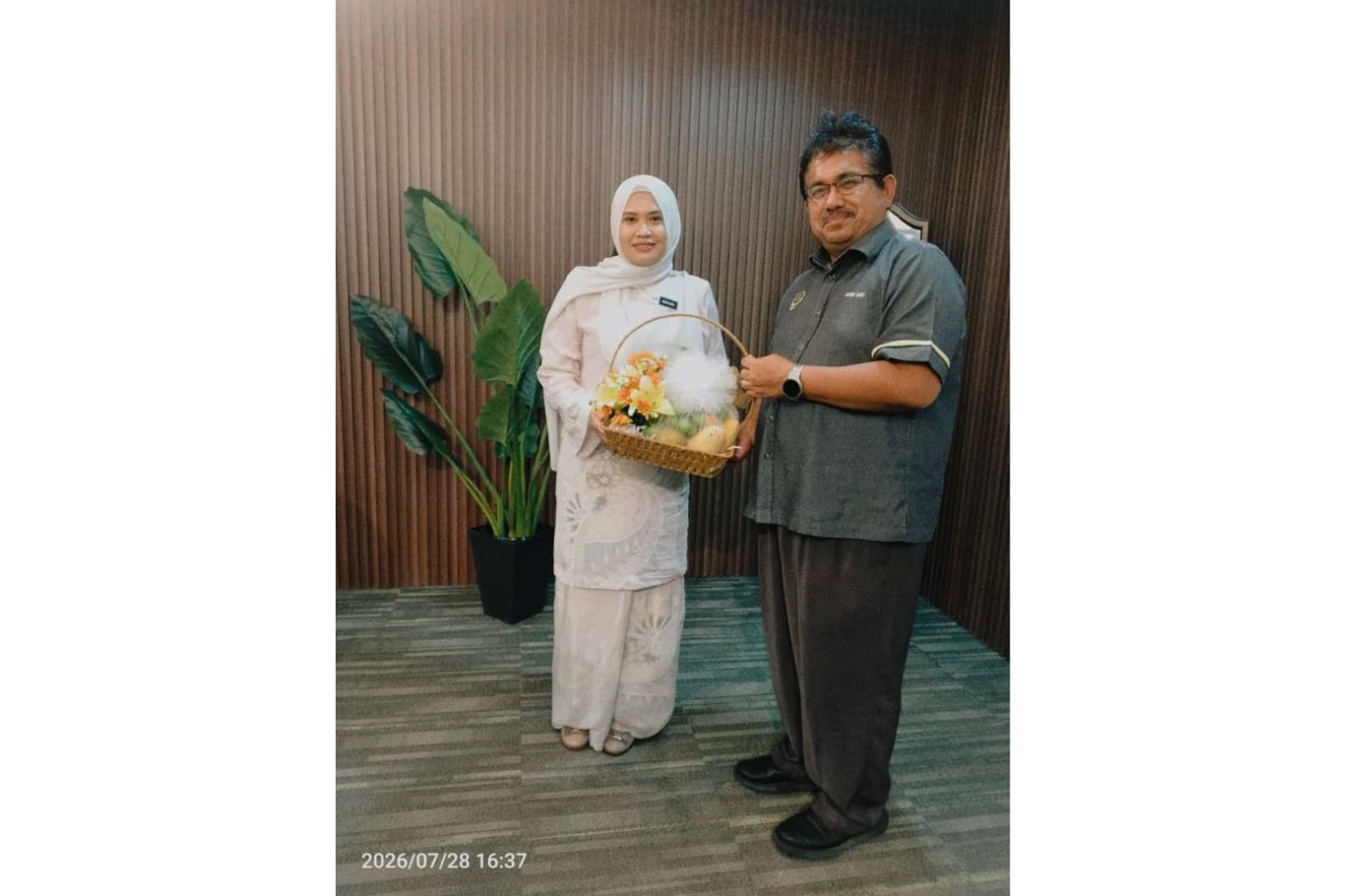 KUNJUNGAN HORMAT PENGARAH HOSPITAL HSI KE PEJABAT DAERAH PERAK TENGAH