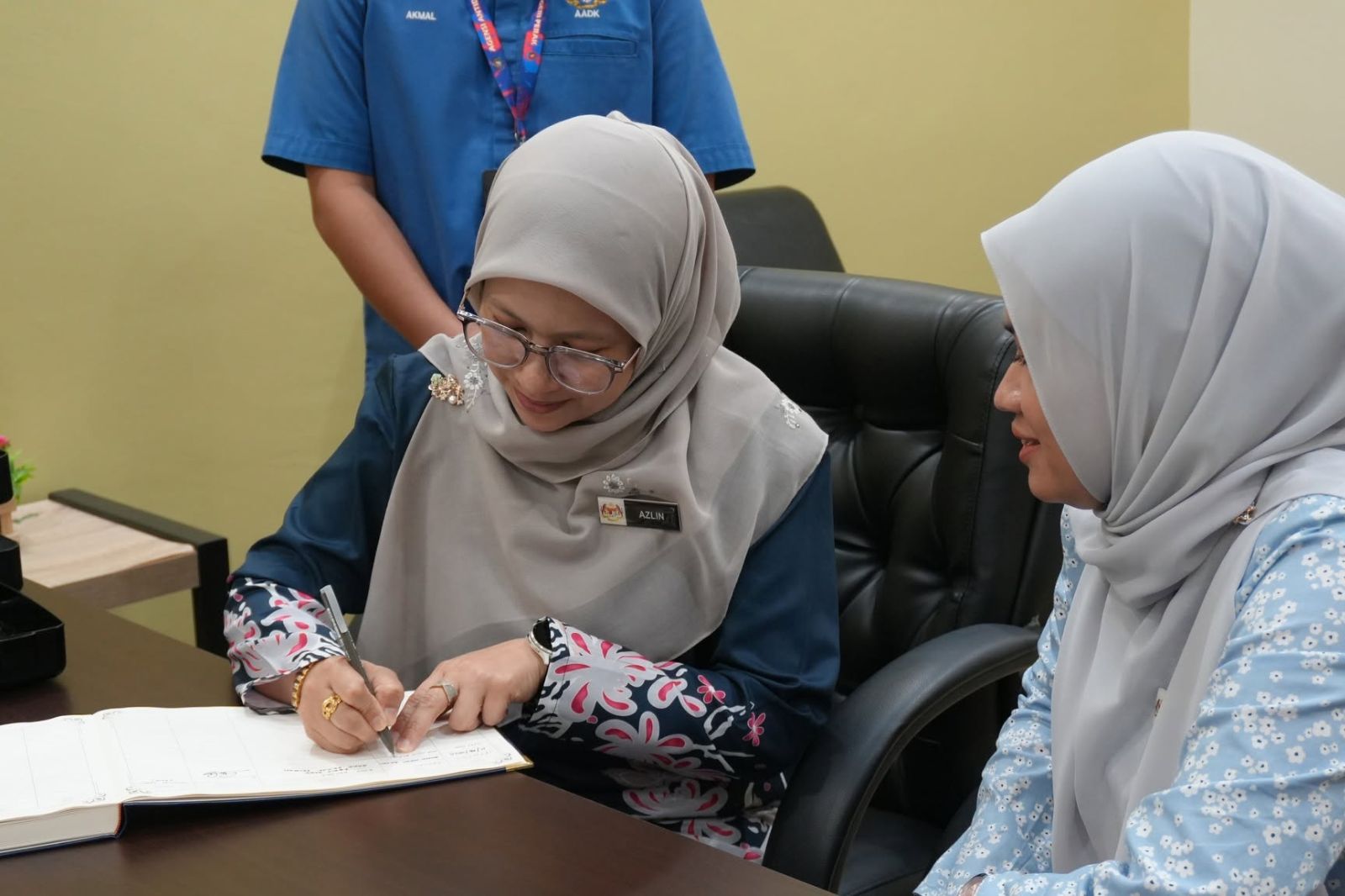 KUNJUNGAN KETUA AADK PERAK TENGAH DAN PENGARAH PUSPEN KE HSI