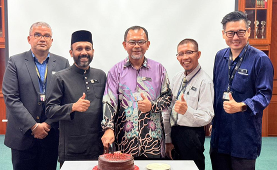 SELAUT BUDI, SERIBU MEMORI: MENGIRINGI LANGKAH KE DESTINASI BAHARU TUAN HAJI ZULKHAIRI BIN MOHAMED DAUD